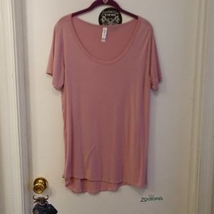 Woman's Studio II Shirt. Size Large